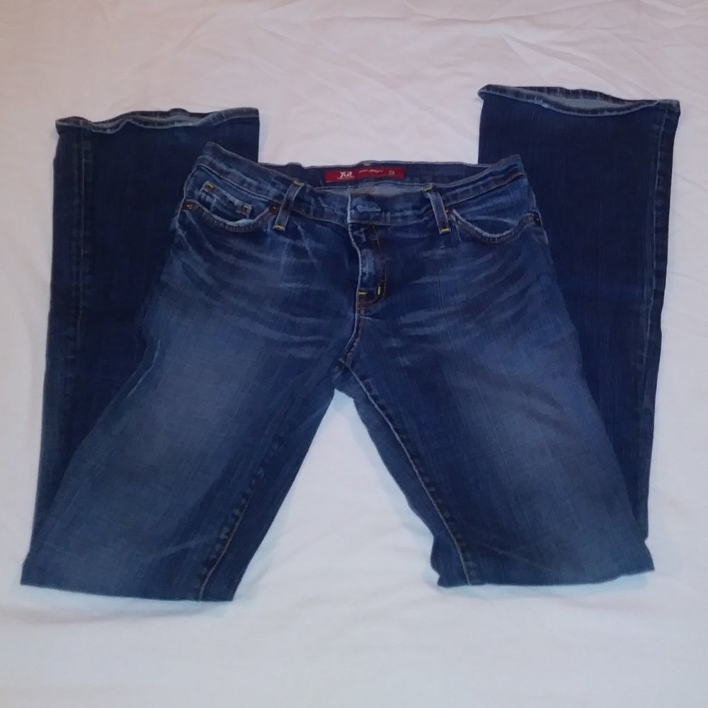 X2 Denim Jeans  LIKE NEW !!  size 29  TOO CUTE !!